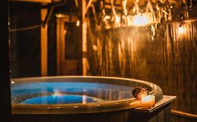 Aloha Glamp - Okrągłe domki - Las i rzeka - Balia - Sauna - Góry